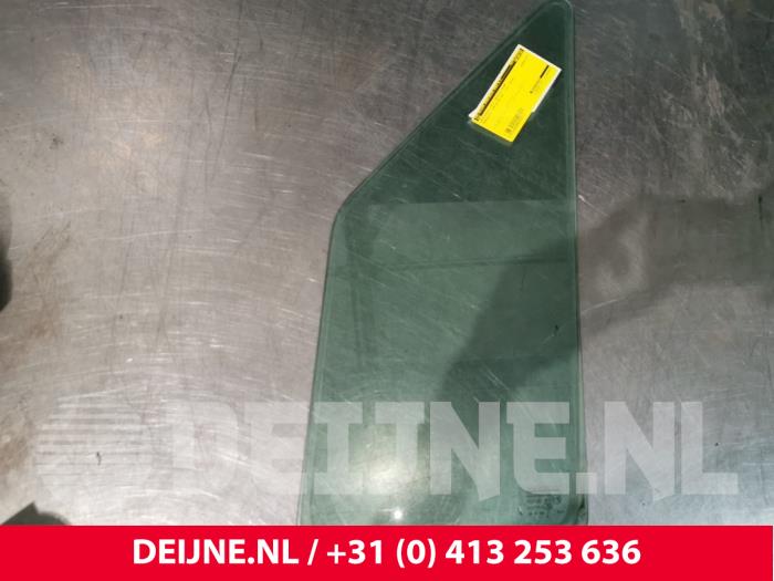 Usados Ventanilla triangular derecha delante Mercedes Sprinter 3t (906.61) 211 CDI 16V Precio € 48,40 IVA incluido ofrecido por van Deijne Onderdelen Uden B.V.
