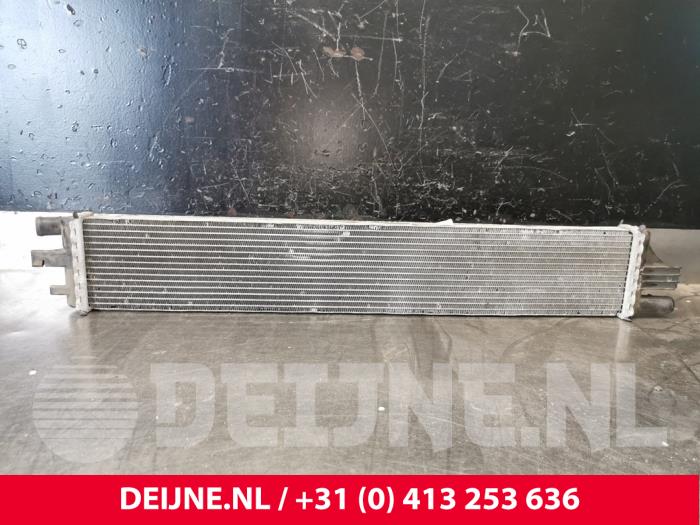 Usagé Radiateur Opel Movano 2.3 CDTi 16V FWD Prix € 60,50 Prix TTC proposé par van Deijne Onderdelen Uden B.V.