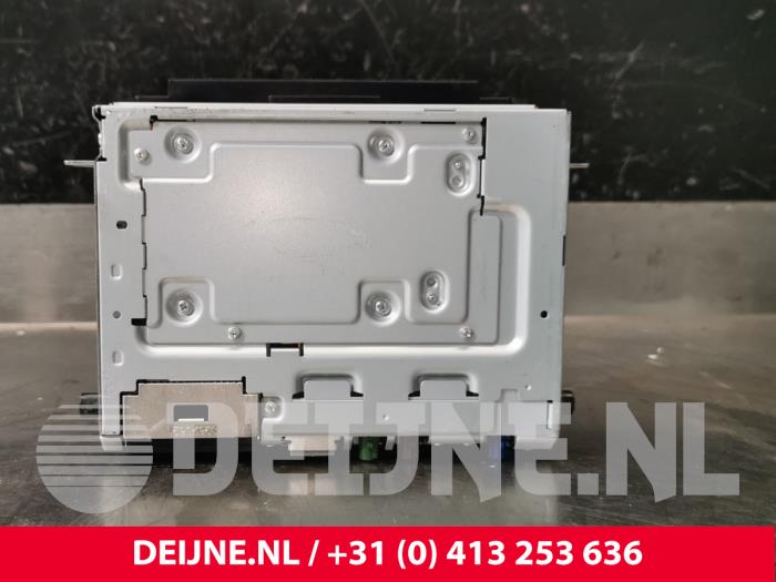 Używane Odtwarzacz CD Volvo XC60 I (DZ) 2.0 D4 16V Cena € 125,00 Procedura marży oferowane przez van Deijne Onderdelen Uden B.V.