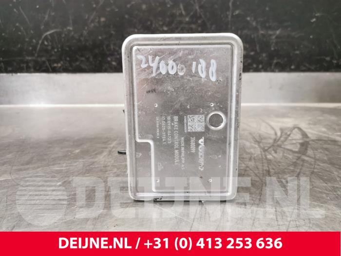 Usagé Bloc ABS Volvo XC90 II 2.0 T8 16V Twin Engine AWD Prix € 450,00 Règlement à la marge proposé par van Deijne Onderdelen Uden B.V.
