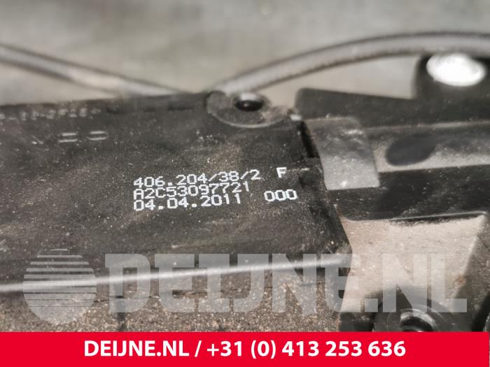 For Vito For Viano W639 Left Sliding Door Lock Actuator Replacement Part - View #9