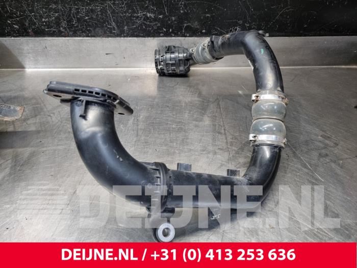Gebrauchte Intercooler Rohr Mercedes Vito (447.6) 1.7 110 CDI 16V Preis € 96,80 Mit Mehrwertsteuer angeboten von van Deijne Onderdelen Uden B.V.