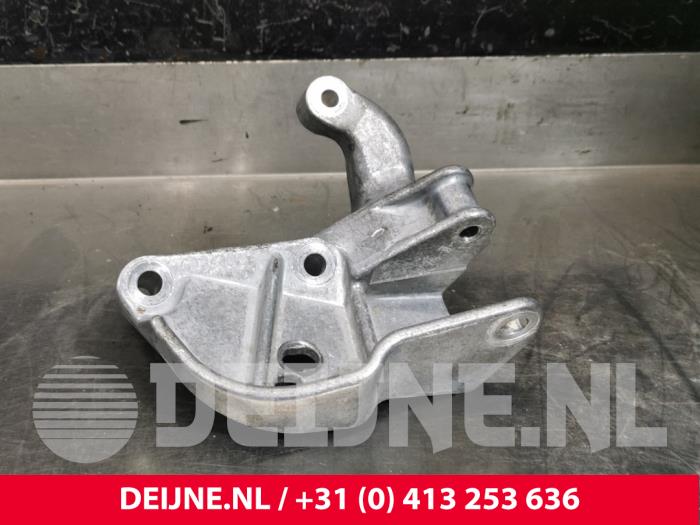 Used Engine mount Volvo V40 (MV) 2.0 D2 16V Price € 30,00 Margin scheme offered by van Deijne Onderdelen Uden B.V.