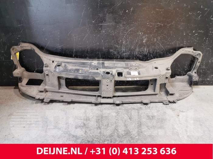 Używane Panel przedni Renault Trafic New (FL) 2.0 dCi 16V 90 Cena € 84,70 Z VAT oferowane przez van Deijne Onderdelen Uden B.V.