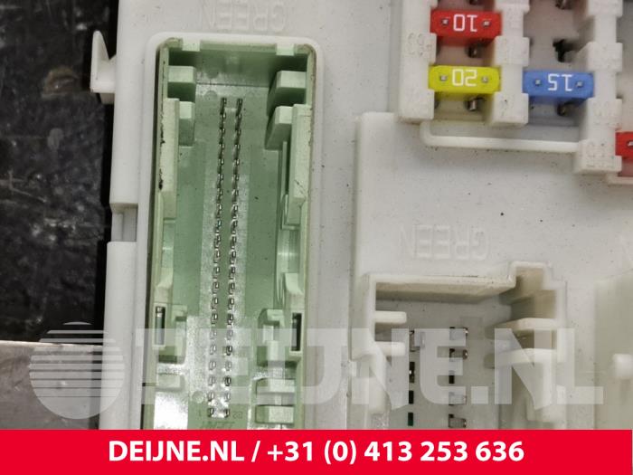 Body control computer from a Volvo V40 (MV) 1.6 T3 GTDi 16V 2013