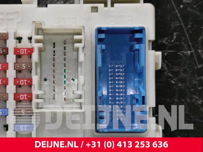 Body control computer from a Volvo V40 (MV) 1.6 T3 GTDi 16V 2013