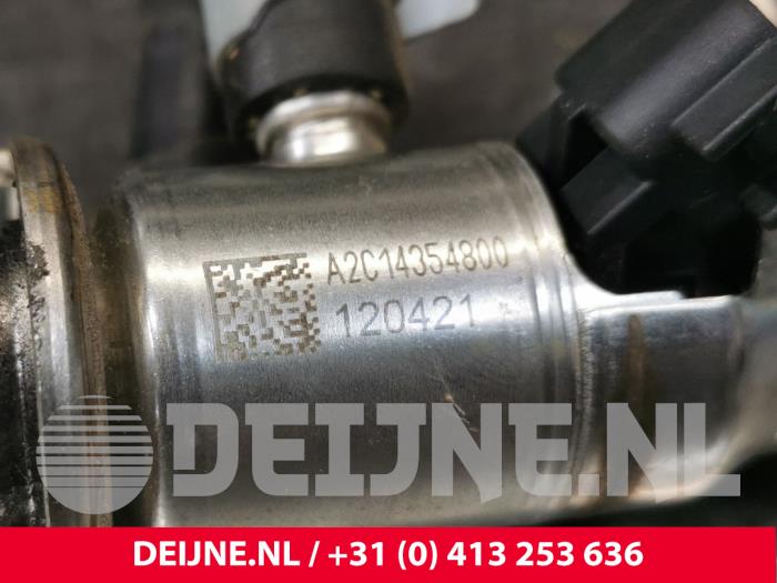 Volvo Injector Code Adblue Injector Volvo V60 II 2.0 B4 16V Mild Hybrid - 31452332 D420T8 ...