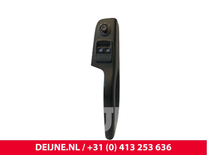 Usados Interruptor de ventanilla eléctrica Fiat Talento 1.6 MultiJet Biturbo 120 Precio € 30,25 IVA incluido ofrecido por van Deijne Onderdelen Uden B.V.