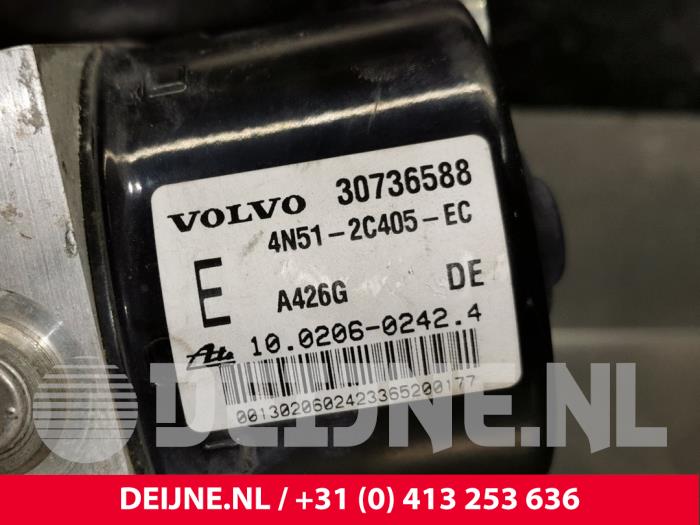 ABS Pumpe van een Volvo S40 (MS) 1.8 16V 2006