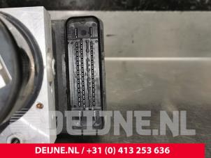 ABS Pumpe van een Volvo S40 (MS) 1.8 16V 2006