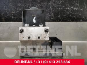 ABS Pumpe van een Volvo S40 (MS) 1.8 16V 2006