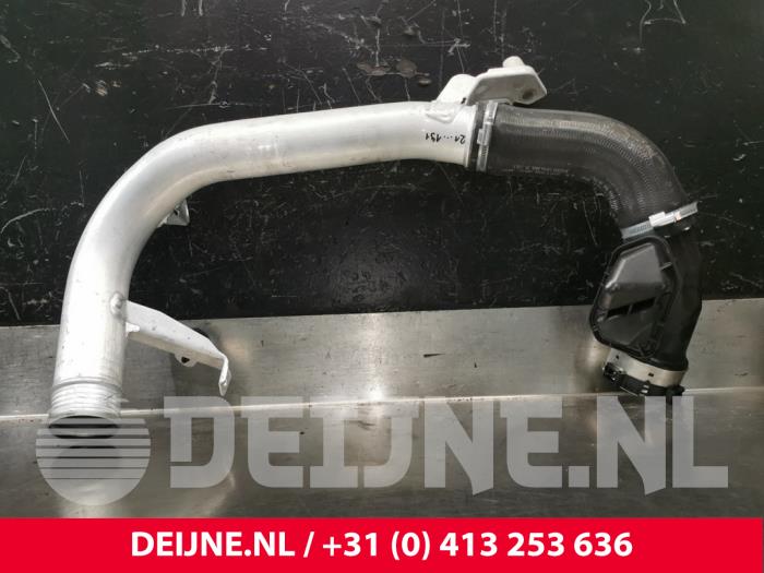 Gebrauchte Intercooler Rohr Volvo XC60 II (UZ) 2.0 B4 16V Plug-in Hybrid Preis € 75,00 Margenregelung angeboten von van Deijne Onderdelen Uden B.V.