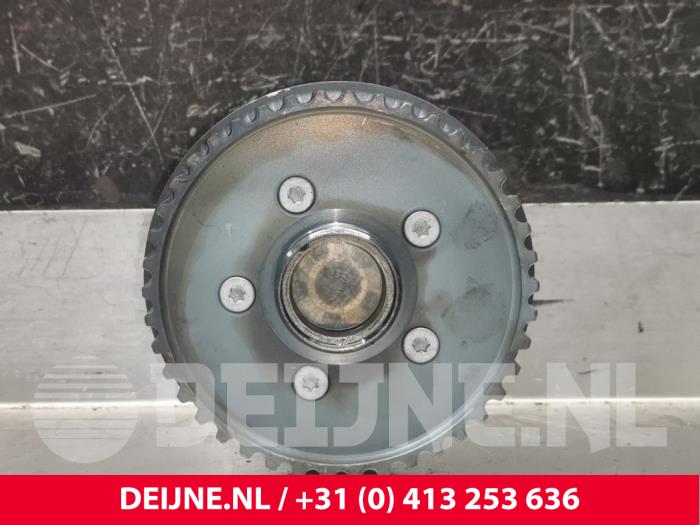 Begagnade Kamaxeldrev Volvo XC60 II (UZ) 2.0 B4 16V Plug-in Hybrid Pris € 100,00 Marginaltabell erbjuds av van Deijne Onderdelen Uden B.V.