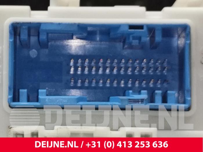 Module électronique central d'un Volvo V40 (MV) 1.6 T3 GTDi 16V 2012