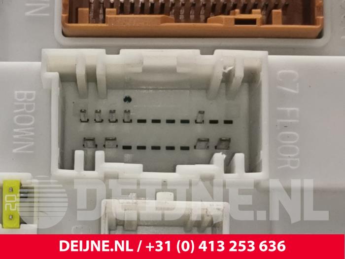 Module électronique central d'un Volvo V40 (MV) 1.6 T3 GTDi 16V 2012