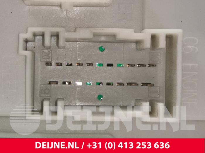 Module électronique central d'un Volvo V40 (MV) 1.6 T3 GTDi 16V 2012
