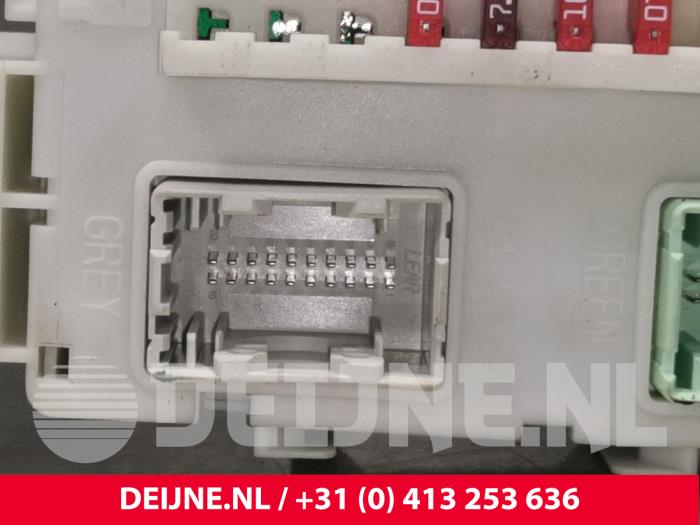 Module électronique central d'un Volvo V40 (MV) 1.6 T3 GTDi 16V 2012