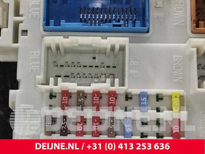Module électronique central d'un Volvo V40 (MV) 1.6 T3 GTDi 16V 2012