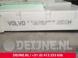 Module électronique central d'un Volvo V40 (MV) 1.6 T3 GTDi 16V 2012