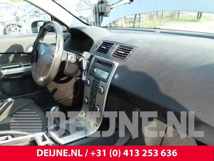 Używane Panel Volvo C30 (EK/MK) 1.6 D 16V Cena € 400,00 Procedura marży oferowane przez van Deijne Onderdelen Uden B.V.