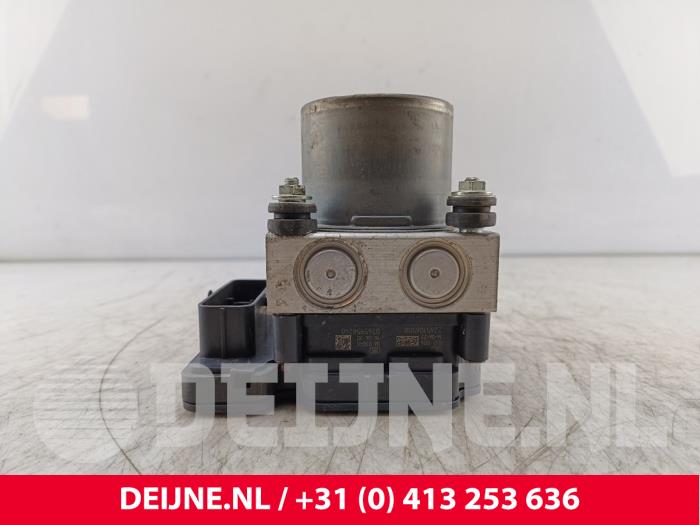 Begagnade ABS-pump Peugeot Expert (V1/VA/VB/VE/VF/VT/VY) 2.0 Blue HDi 180 16V Pris € 163,35 Inklusive moms erbjuds av van Deijne Onderdelen Uden B.V.