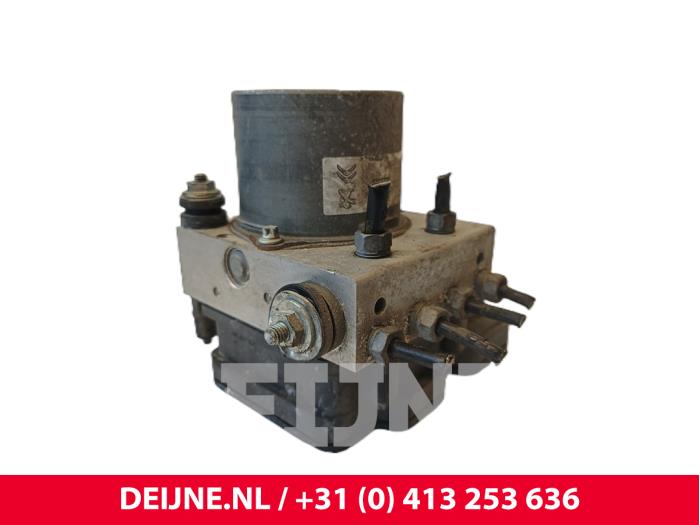 Begagnade ABS-pump Peugeot Expert (V1/VA/VB/VE/VF/VT/VY) 2.0 Blue HDi 120 16V Pris € 121,00 Inklusive moms erbjuds av van Deijne Onderdelen Uden B.V.