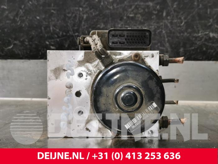 Usagé Bloc ABS Volvo C70 (NK) 2.3 T5 20V Prix € 100,00 Règlement à la marge proposé par van Deijne Onderdelen Uden B.V.