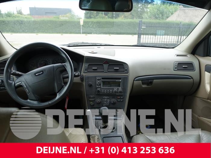 Używane Panel Volvo V70 (SW) 2.4 20V 170 Cena € 260,00 Procedura marży oferowane przez van Deijne Onderdelen Uden B.V.