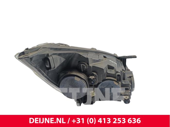Używane Reflektor lewy Ford Transit Custom 2.0 TDCi 16V Eco Blue 105 Cena € 187,55 Z VAT oferowane przez van Deijne Onderdelen Uden B.V.