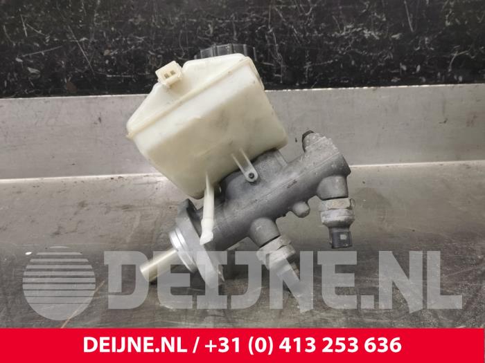 Used Master cylinder Volvo XC90 I 2.4 D5 20V Price € 75,00 Margin scheme offered by van Deijne Onderdelen Uden B.V.