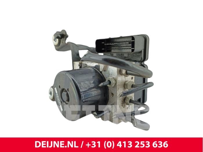 Używane Pompa ABS Volvo V60 I (FW/GW) 1.6 DRIVe Cena € 35,00 Procedura marży oferowane przez van Deijne Onderdelen Uden B.V.