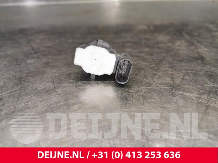 Begagnade Parkeringssensor Tesla Model S 85D Pris € 60,50 Inklusive moms erbjuds av van Deijne Onderdelen Uden B.V.
