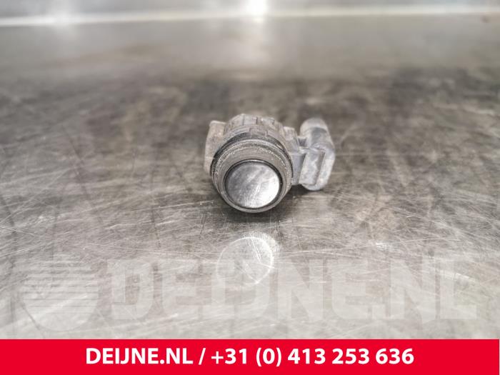 Begagnade Parkeringssensor Tesla Model S 85D Pris € 60,50 Inklusive moms erbjuds av van Deijne Onderdelen Uden B.V.