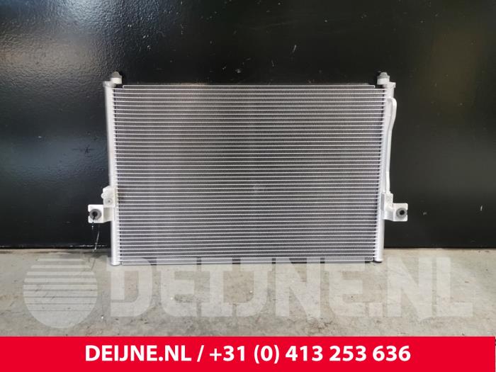 Neuf Condenseur de climatisation Hyundai H-1/H-200 2.5 Tdi Prix € 48,40 Prix TTC proposé par van Deijne Onderdelen Uden B.V.