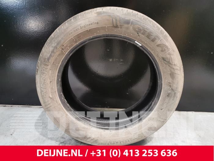 Używane Opona Cena € 25,00 Procedura marży oferowane przez van Deijne Onderdelen Uden B.V.