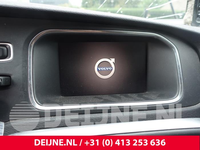 Begagnade Innerdisplay Volvo V40 (MV) 2.0 D2 16V Pris € 70,00 Marginaltabell erbjuds av van Deijne Onderdelen Uden B.V.