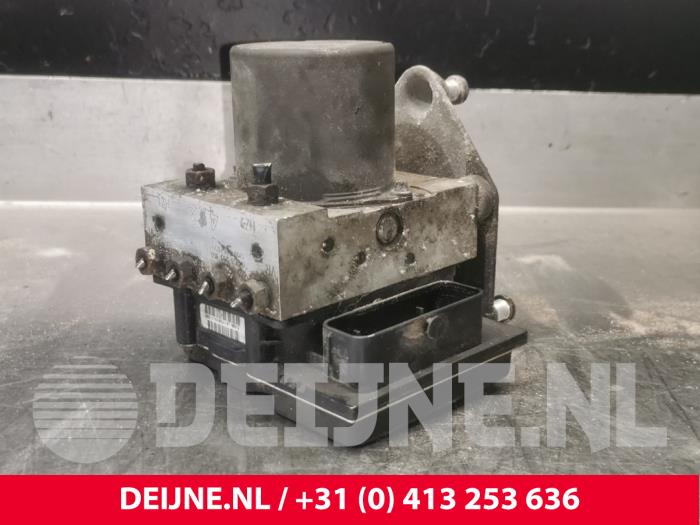 Usagé Bloc ABS Mercedes Vito (639.6) 3.0 122 CDI V6 24V Prix € 151,25 Prix TTC proposé par van Deijne Onderdelen Uden B.V.