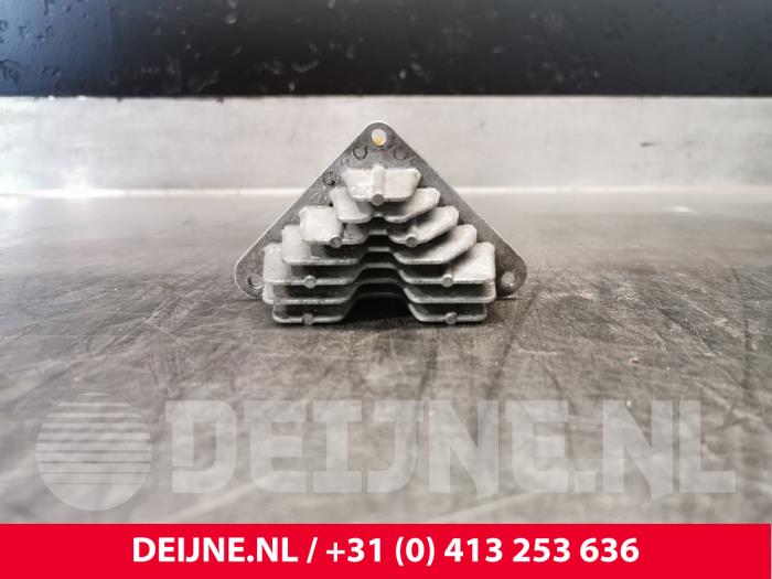 Używane Modułowy reflektor LED Renault Master III (FV) 2.3 Energy dCi 180 Twin Turbo 16V FWD Cena € 151,25 Z VAT oferowane przez van Deijne Onderdelen Uden B.V.