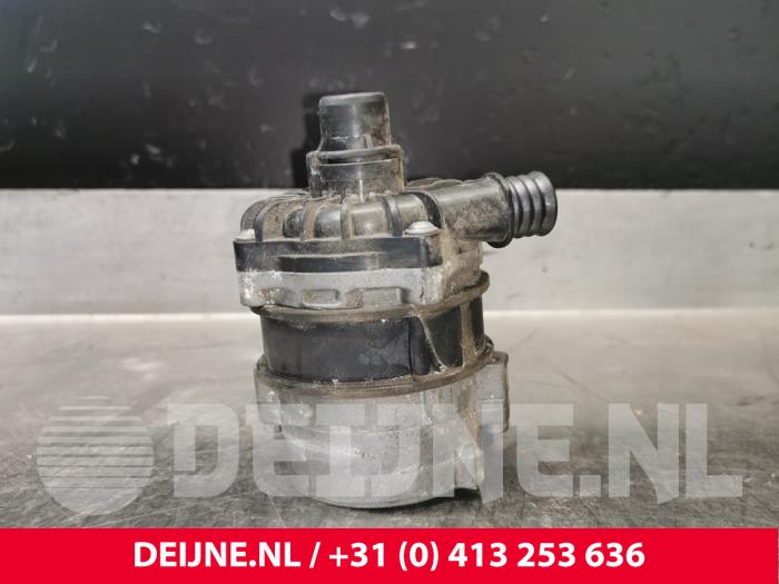 Begagnade Extra vattenpump Volvo V60 I (FW/GW) 2.4 D6 20V Plug-in Hybrid AWD Pris € 45,00 Marginaltabell erbjuds av van Deijne Onderdelen Uden B.V.