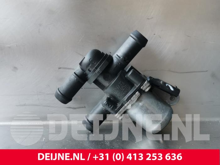 Begagnade Extra vattenpump Volvo S90 II 2.0 D4 16V Pris € 40,00 Marginaltabell erbjuds av van Deijne Onderdelen Uden B.V.