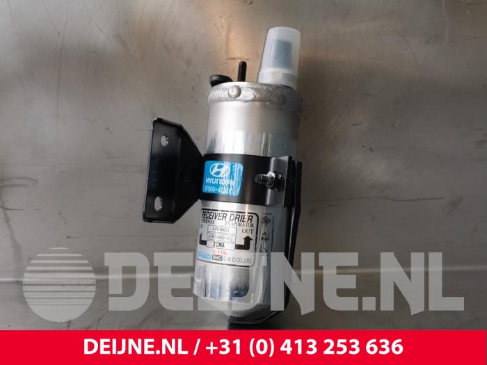 Neuf Déshydrateur clim Hyundai H-1/H-200 2.5 CRDi Powervan Prix € 36,30 Prix TTC proposé par van Deijne Onderdelen Uden B.V.