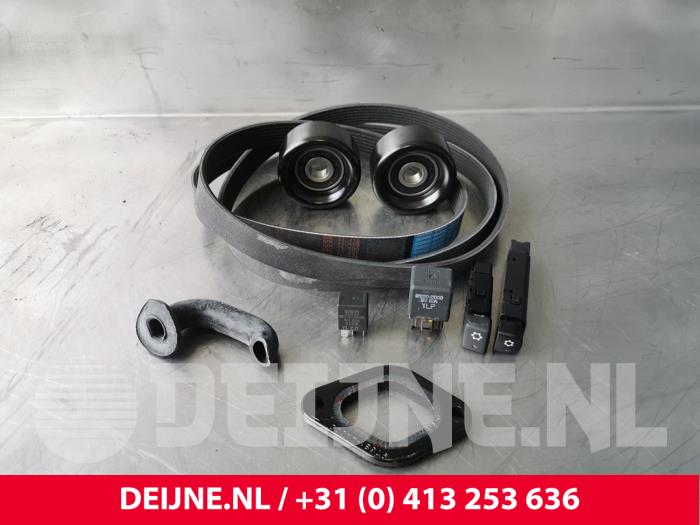 Neuf Divers Hyundai H-1/H-200 2.5 CRDi Cargo Prix € 60,50 Prix TTC proposé par van Deijne Onderdelen Uden B.V.
