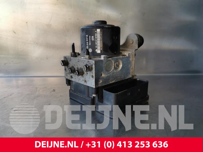 Używane Pompa ABS Volkswagen Transporter T5 2.0 TDI DRF Cena € 72,60 Z VAT oferowane przez van Deijne Onderdelen Uden B.V.