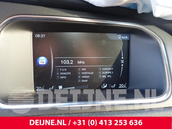 Begagnade Innerdisplay Volvo V40 (MV) 1.5 T2 16V Geartronic Pris € 70,00 Marginaltabell erbjuds av van Deijne Onderdelen Uden B.V.