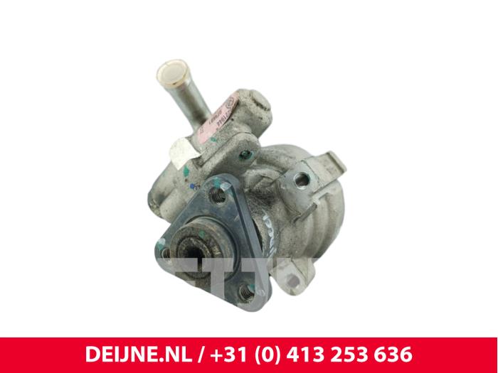 Usagé Pompe de direction Opel Combo 1.3 CDTI 16V Prix € 54,45 Prix TTC proposé par van Deijne Onderdelen Uden B.V.
