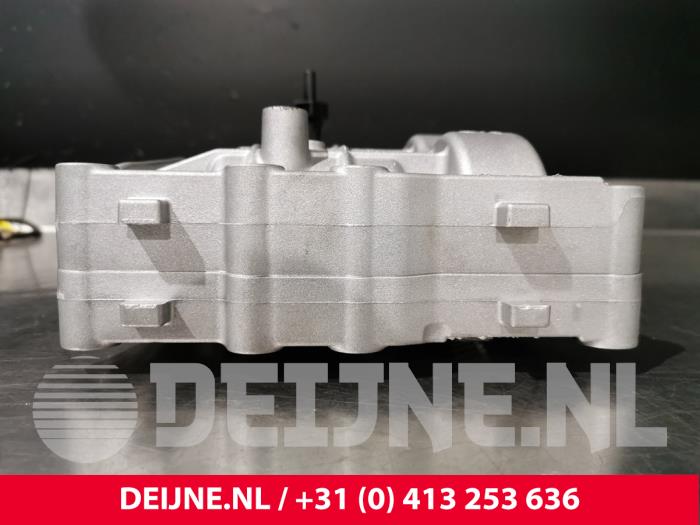 Balance shaft Volvo V60 II 2.0 B3 16V Mild Hybrid Geartronic - 1354735 ...