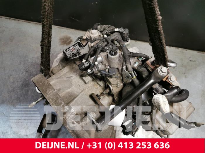 Getriebe van een Fiat Doblo Cargo (263) 1.6 D Multijet Dualogic 2017