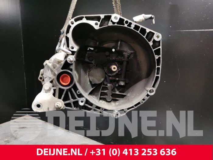 Getriebe van een Fiat Doblo Cargo (263) 1.6 D Multijet Dualogic 2017