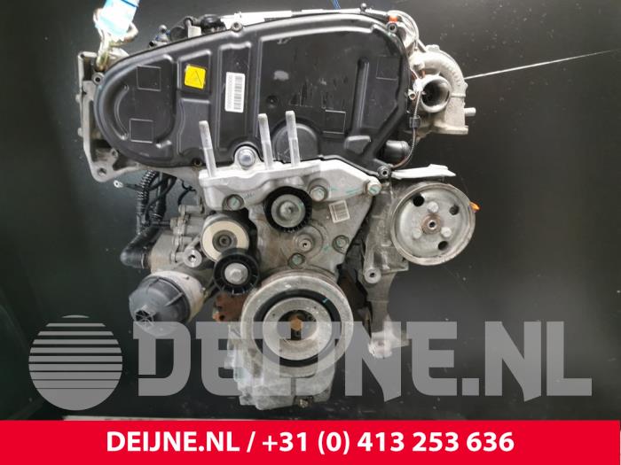 Engine from a Fiat Doblo Cargo (263) 1.6 D Multijet Dualogic 2015