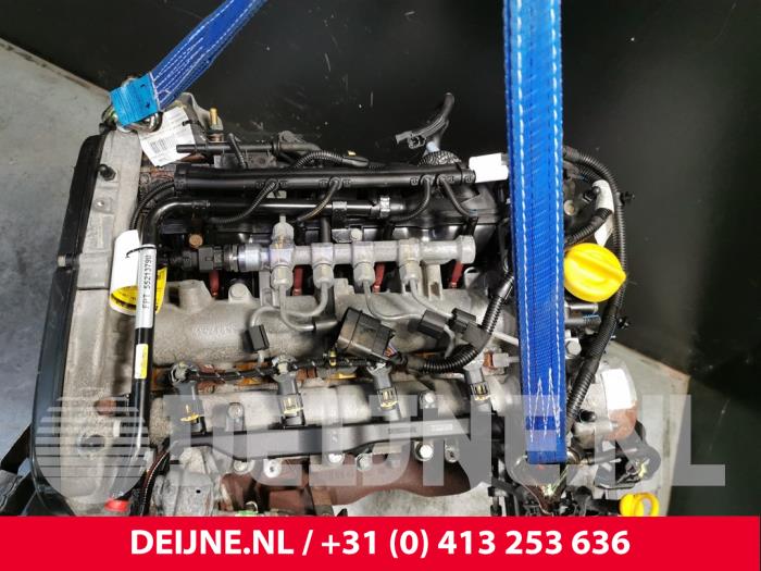 Engine from a Fiat Doblo Cargo (263) 1.6 D Multijet Dualogic 2015